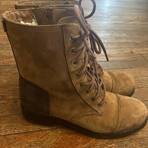UGG Kilmer II Women’s Lace-Up Boots Chestnut Leather Suede Winter Sz 8 EUC
